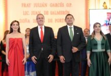 Encabezan Alejandro Armenta y Pepe Chedraui ceremonia del Grito de Independencia