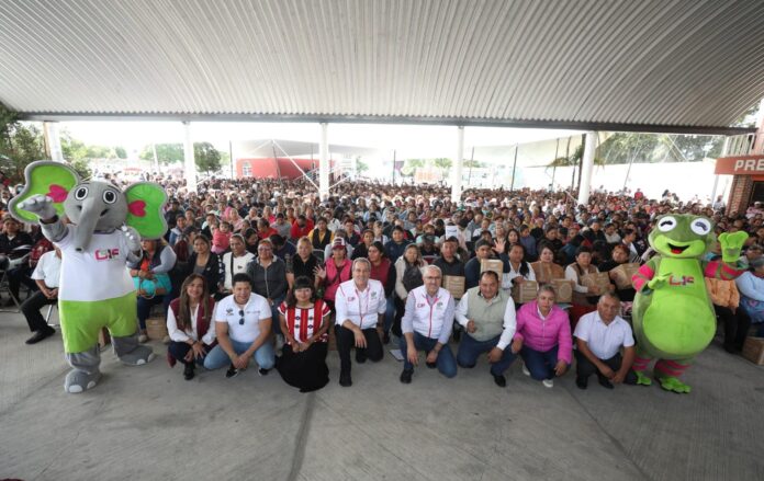 entrega-pepe-chedraui-apoyos-del-programa-alimenta