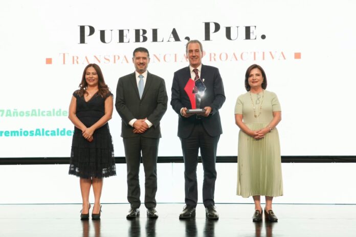 recibe-pepe-chedraui-premio-a-las-mejores-practica